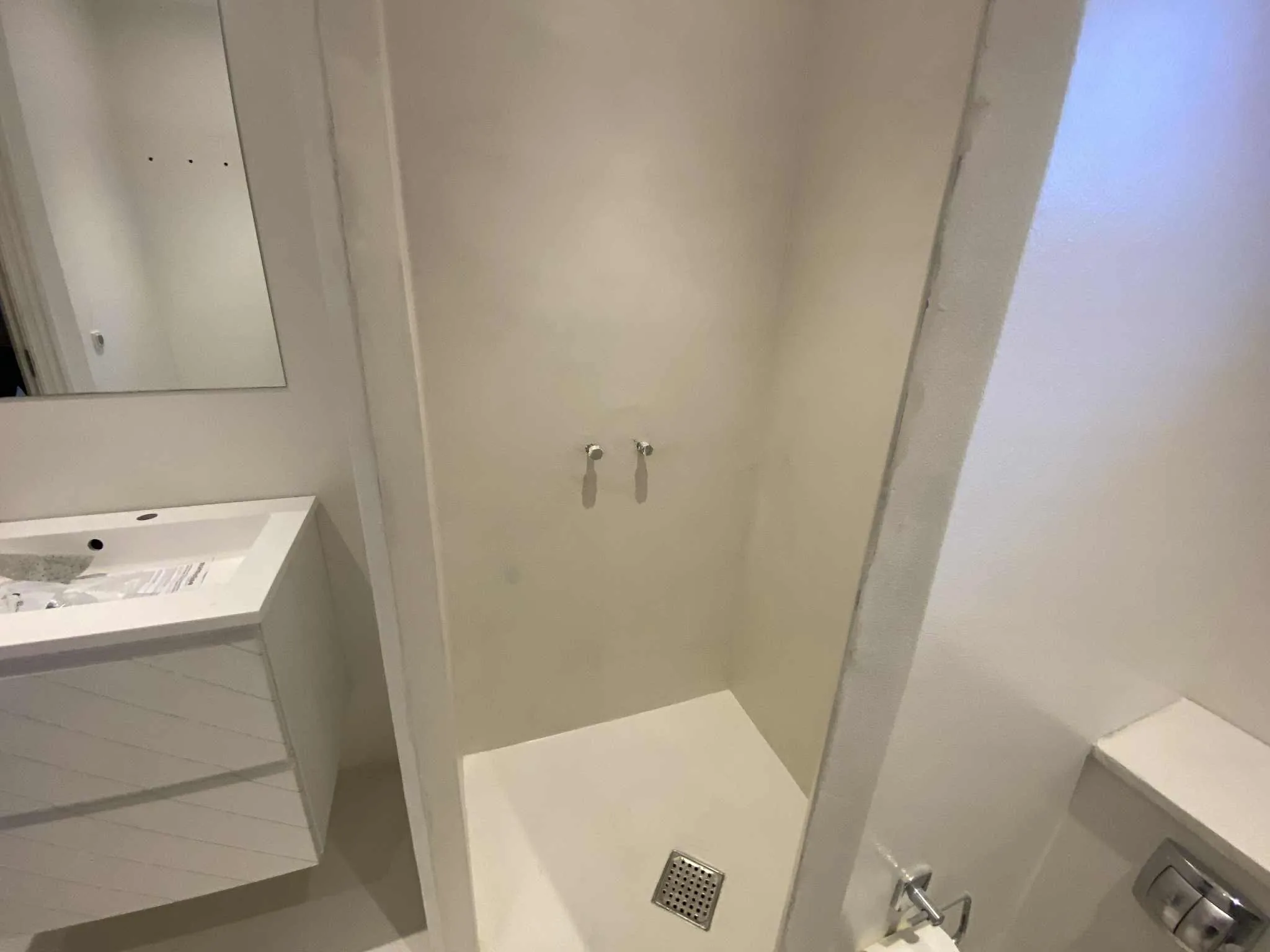 Five-year-old microcement floor in a Costa del Sol villa — natural aging