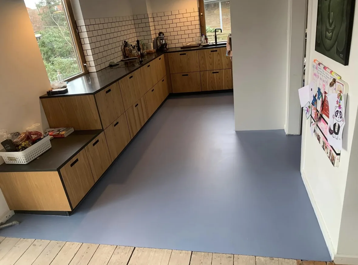 Polyurethane PU-cement floor in a Marbella commercial kitchen